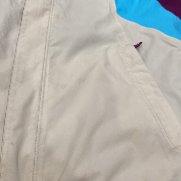 The Northface Girls Ski/Winter Jacket (SIze:18 XL) - Picture 9 of 15